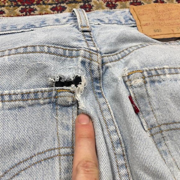 VTG 1996 Levis 6501 0131 faded distressed blue denim button fly jeans 31x32 USA - Picture 5 of 8